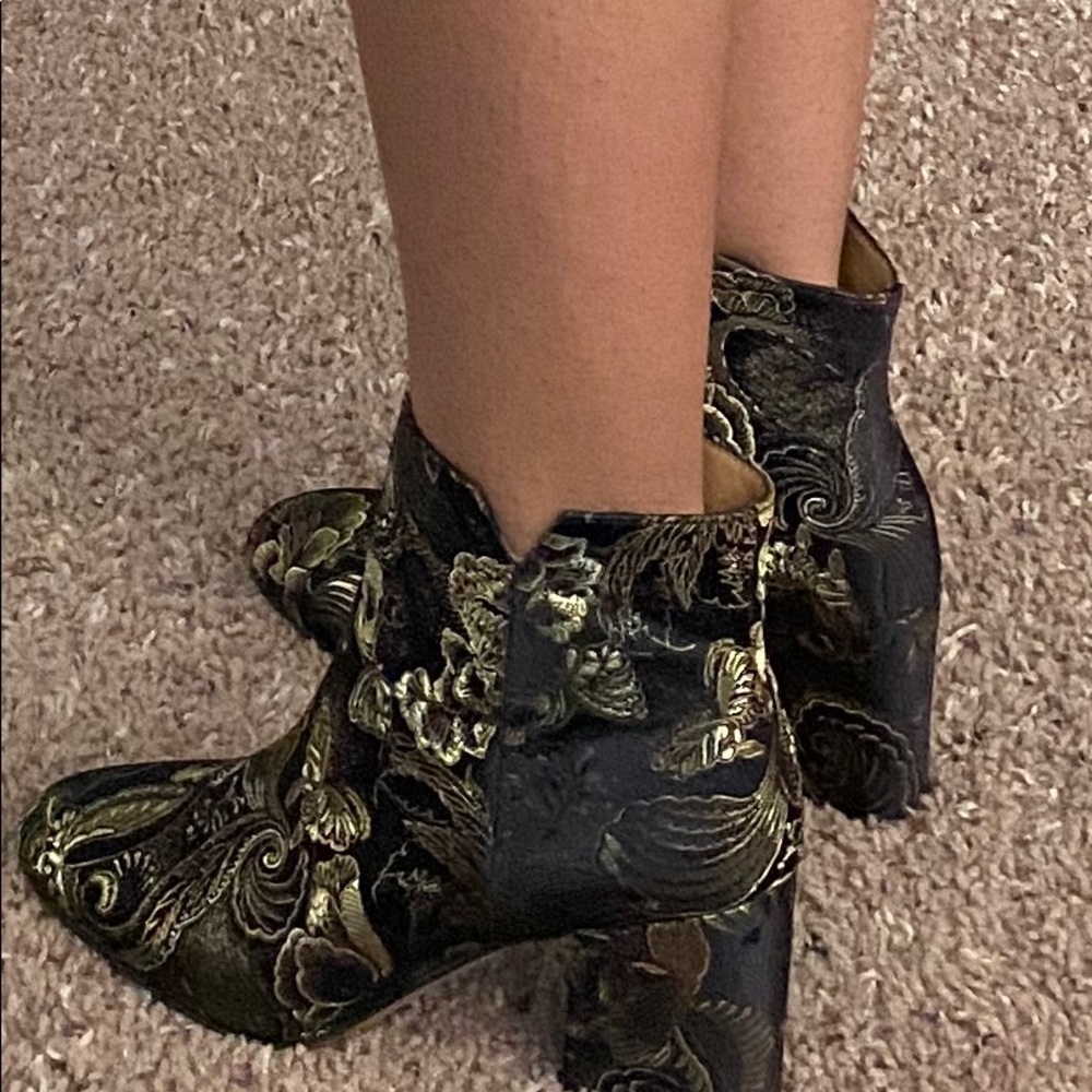 Ankle boots
